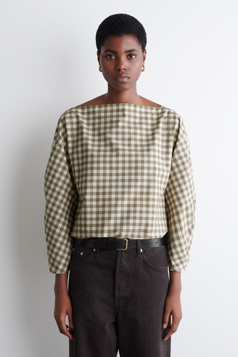 COS ボートネックコットンブラウス