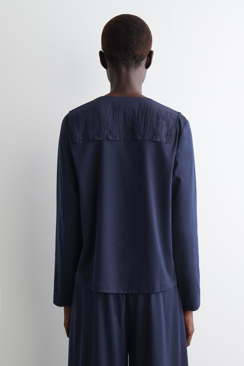 COS ジャージーパネルカーディガン