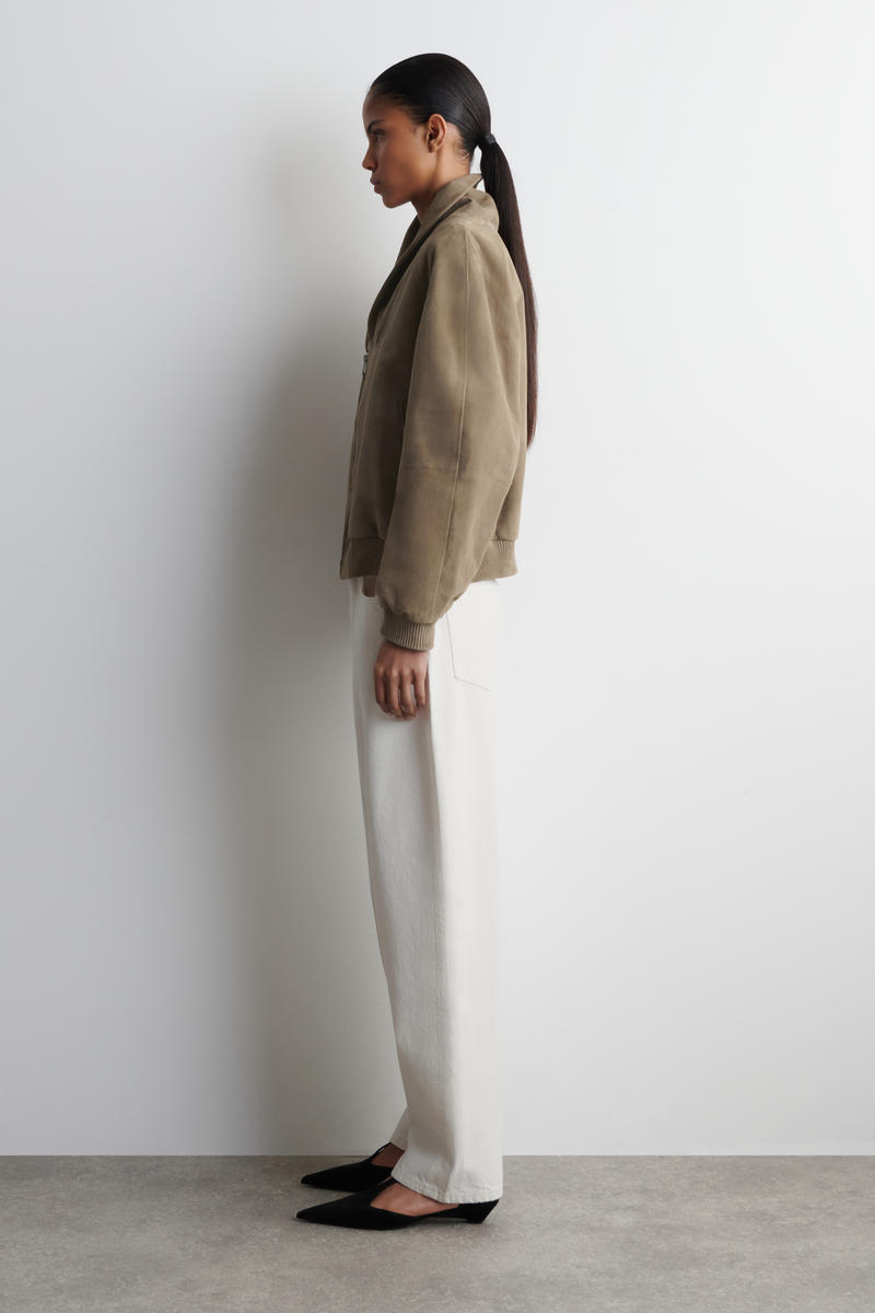 COS BAYバレルレッグジーンズ