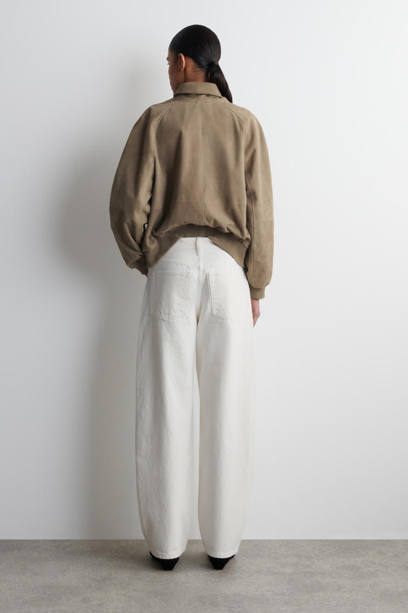 COS BAYバレルレッグジーンズ