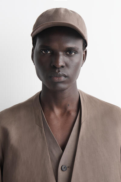 COS リネンベースボールキャップ