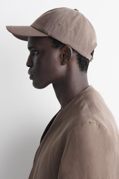 COS リネンベースボールキャップ