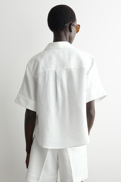 COS オーバーサイズ半袖リネンシャツ