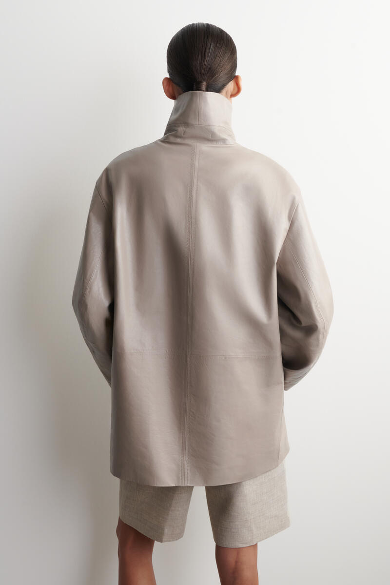 COS オーバーサイズ レザー ファネルネック ボンバージャケット