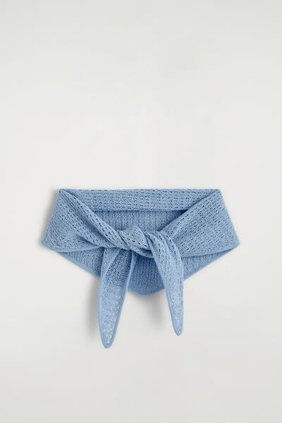 COS 透かし編みトライアングルスカーフ