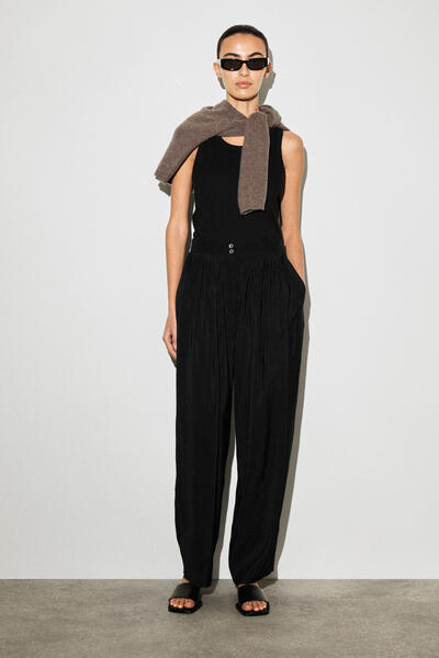 COS ドレーププリーツ　ストレートレッグパンツ