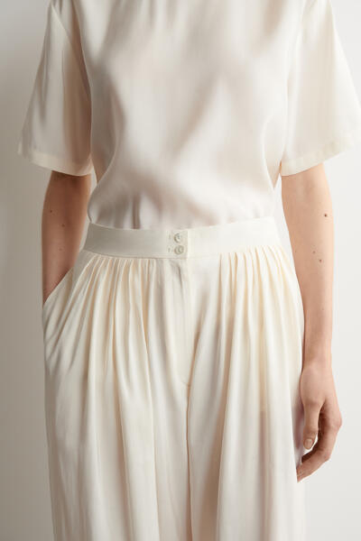 COS ドレーププリーツ　ストレートレッグパンツ