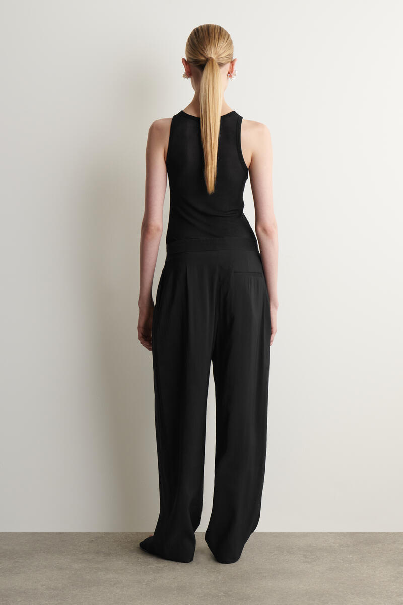 COS ドレーププリーツ　ストレートレッグパンツ