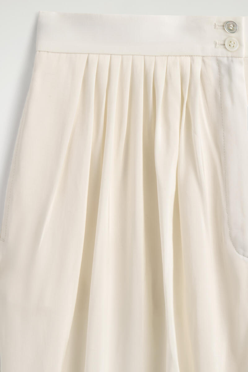 COS ドレーププリーツ　ストレートレッグパンツ