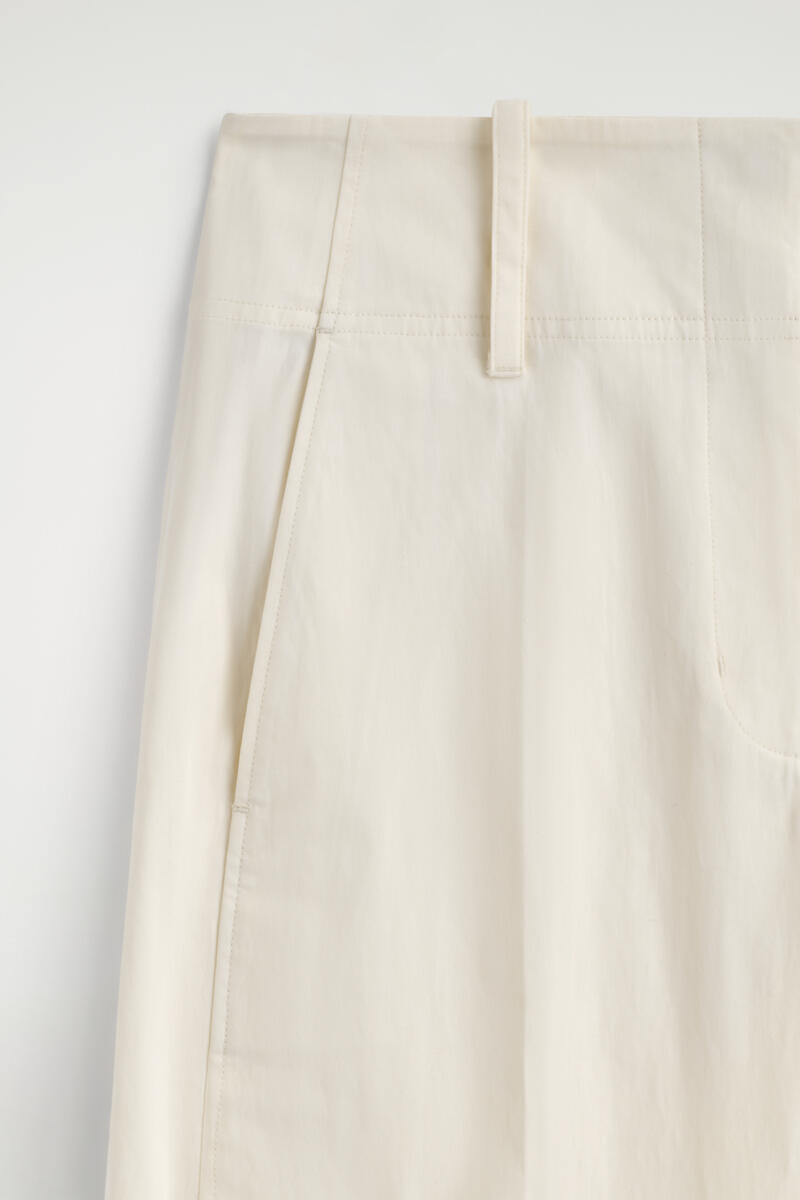 COS バレルレッグ ピマコットンパンツ