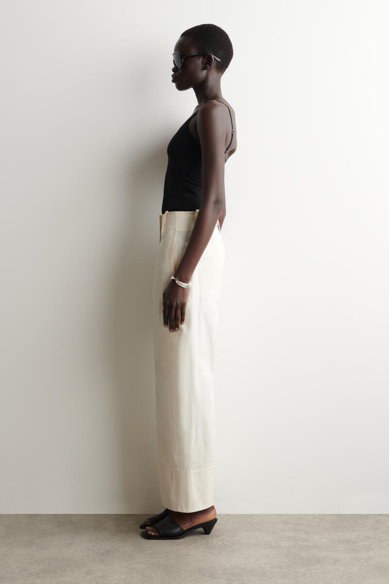 COS バレルレッグ ピマコットンパンツ