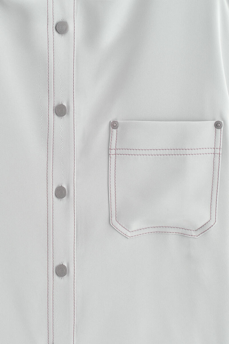 COS デニムエフェクト シルクファネルネックシャツ