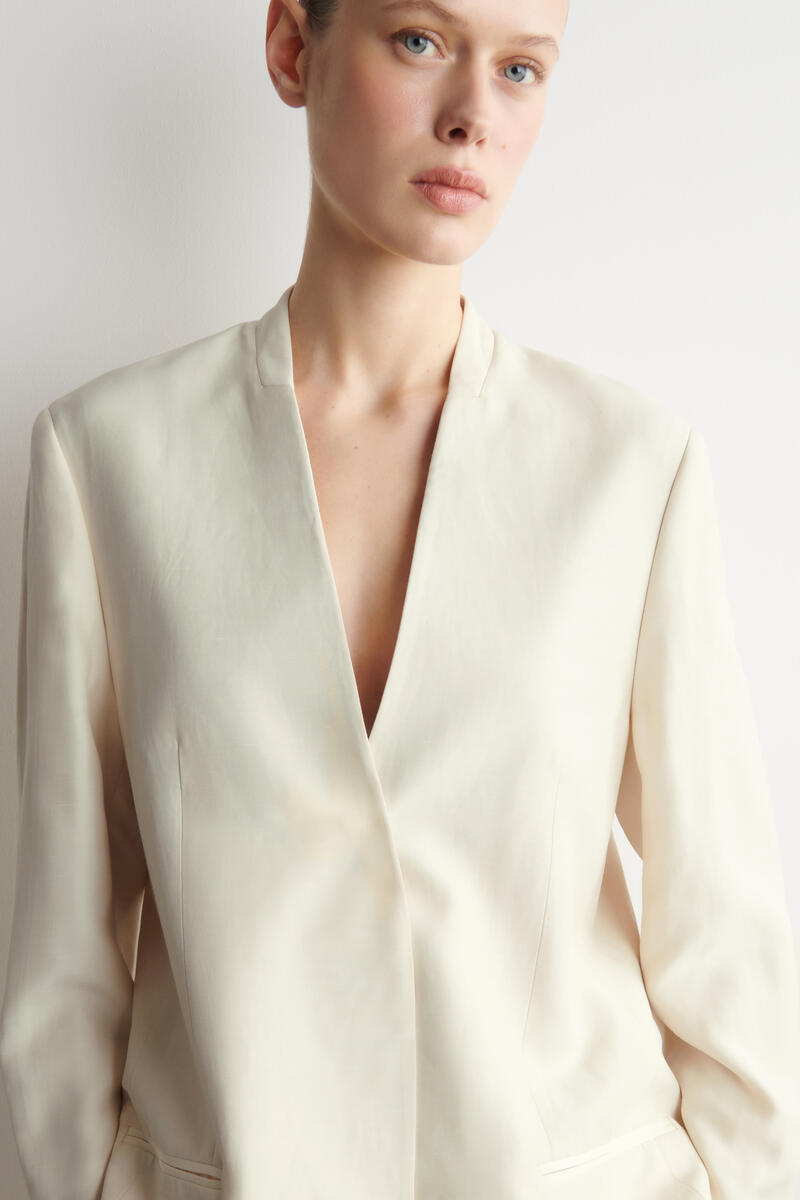 COS ノーカラー リネンブレンド ブレザー