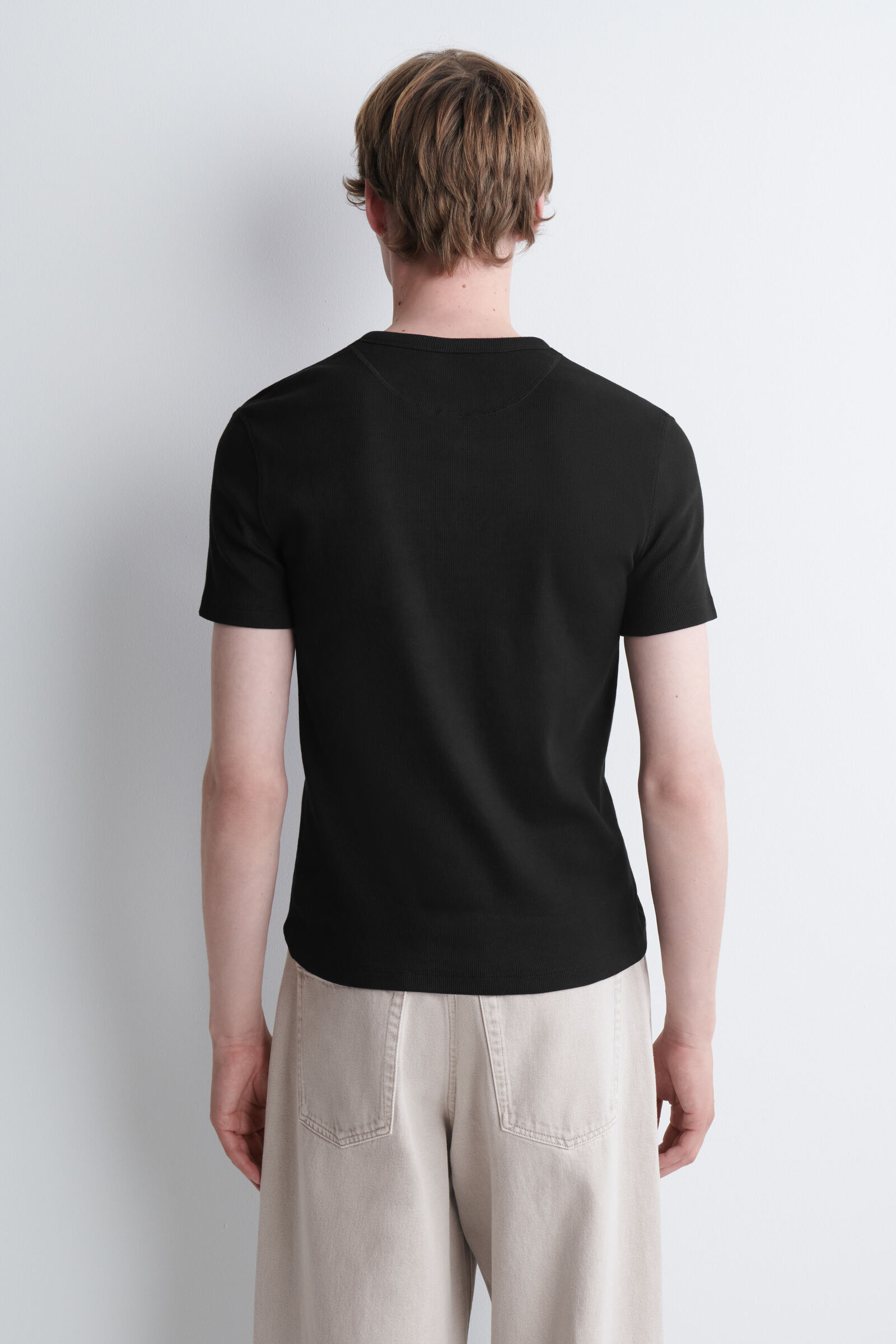 SLIM-FIT RIBBED HENLEY T-SHIRT スリムフィット リブヘンリーTシャツ