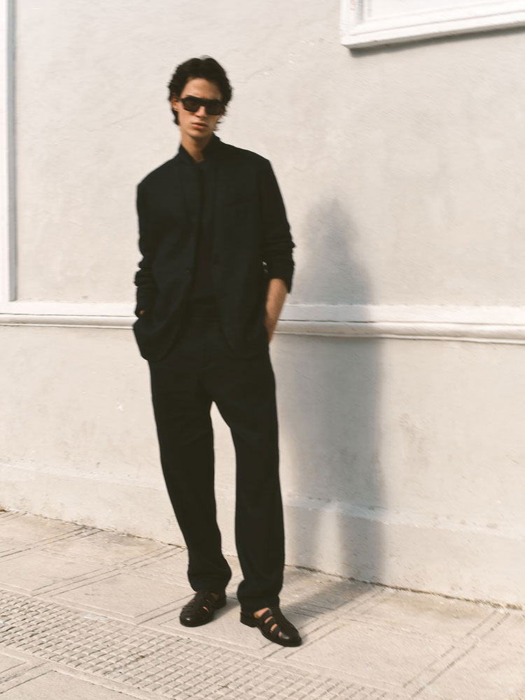 COS ブラックリネンセットアップ （PLEATED LINEN MAXI DRESS）