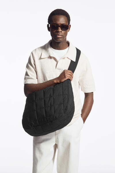 QUILTED MESSENGER - RIPSTOP キルトメッセンジャーバッグ｜COS コス 