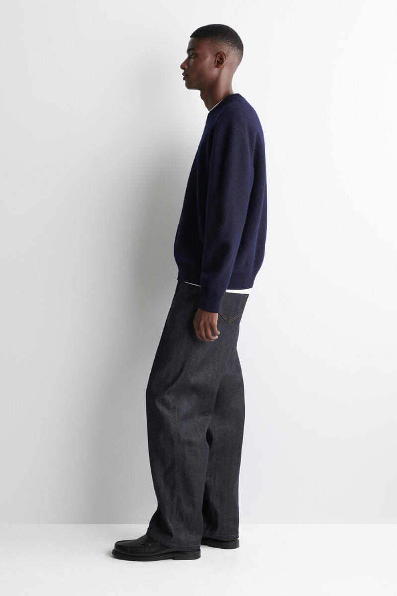 COS ボイルドウールクルーネックセーター