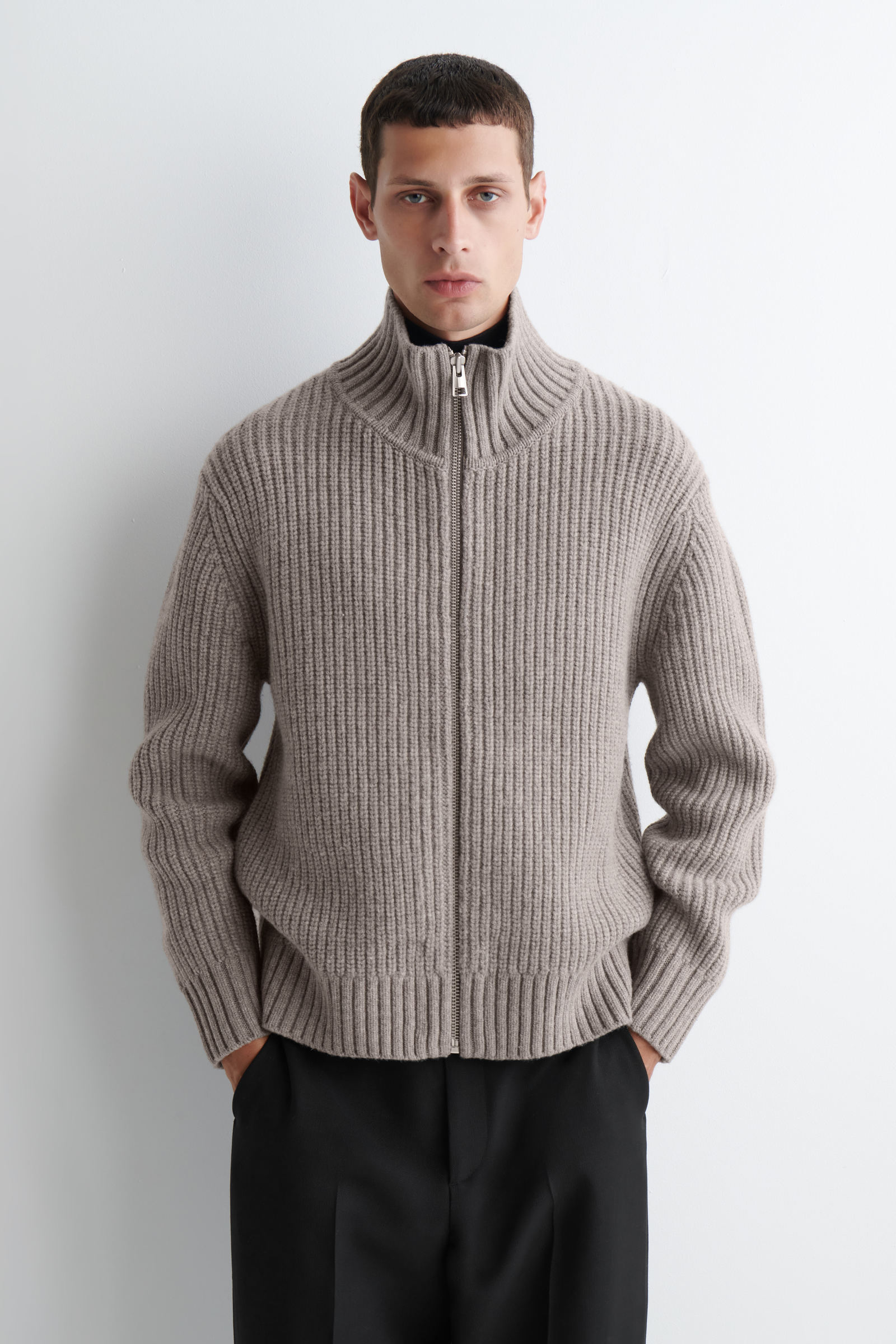 FUNNEL-NECK KNITTED WOOL JACKET ファンネルネックニットウール