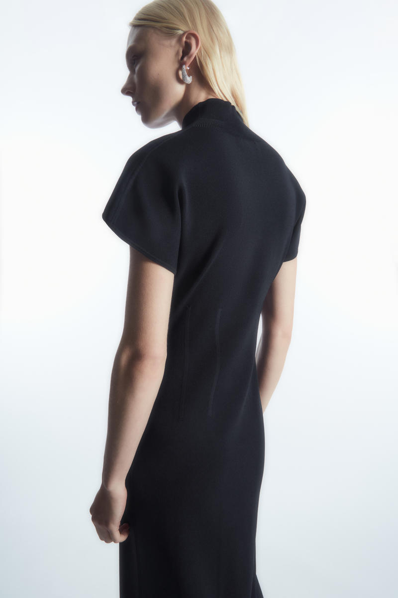 HIGH-NECK KNITTED CORSET MIDI DRESS ハイネックニットコルセット