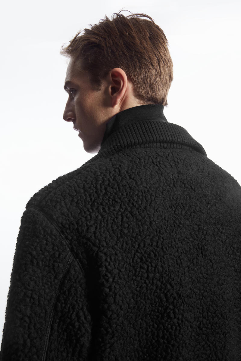 FUNNEL-NECK TEDDY JACKET ファネルネックテディージャケット｜COS 