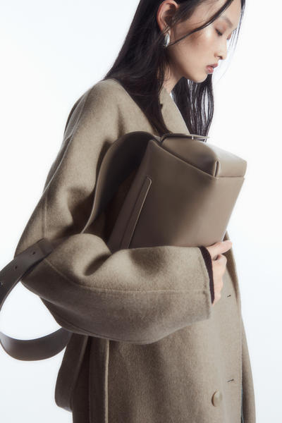 CROSSBODY POCKET BAG - LEATHER クロスボディポケットバッグ - レザー