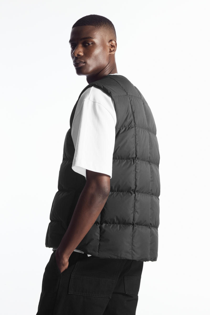 QUILTED PADDED LINER GILET キルト中綿入りジレ ブラック｜COS コス 