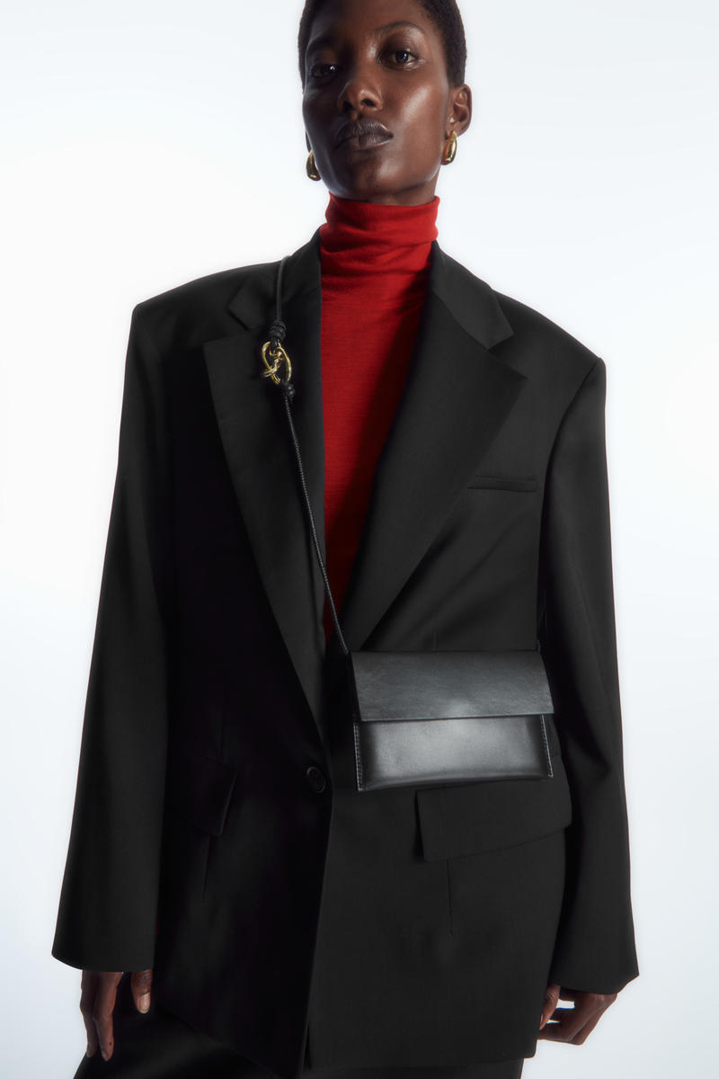 KNOTTED CROSSBODY POUCH - LEATHER ノットクロスボディポーチ