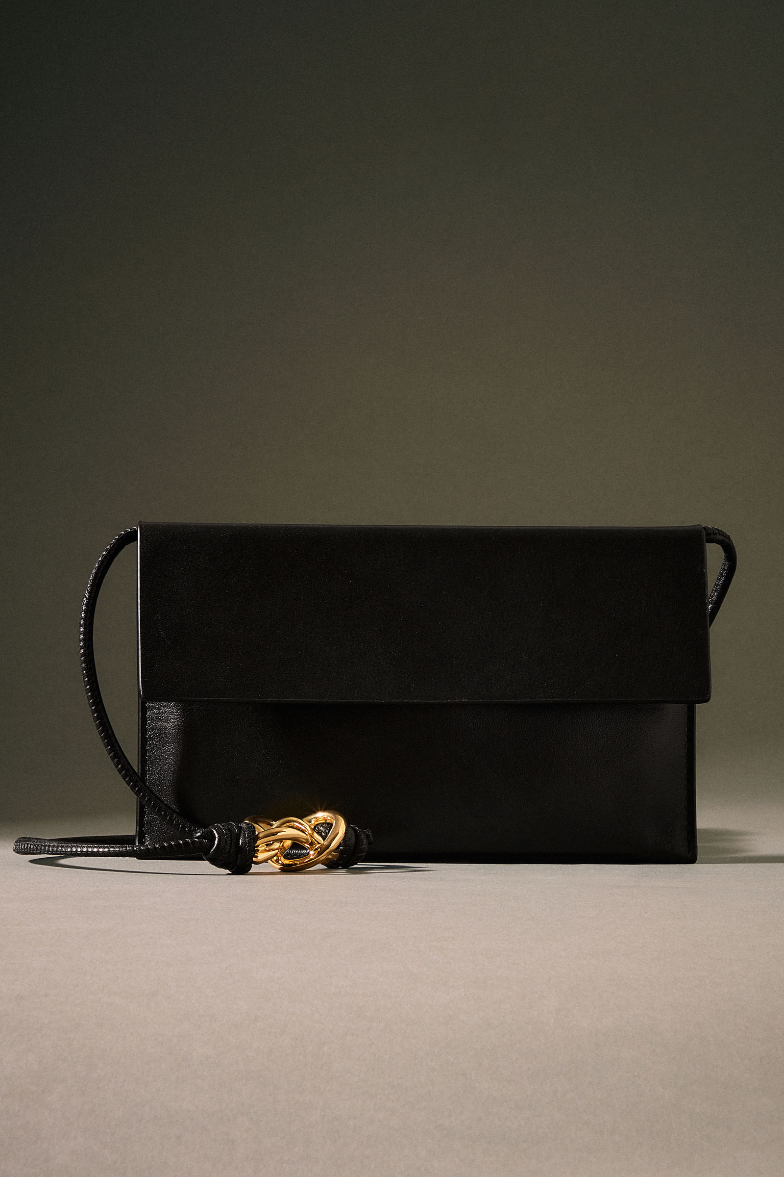 ★美品★　COS　コス　LEATHER　CROSSBODY BAG　ボディバッグ CURVED CROSSBODY BAG - LEATHER クロスボディバッグ（レザー