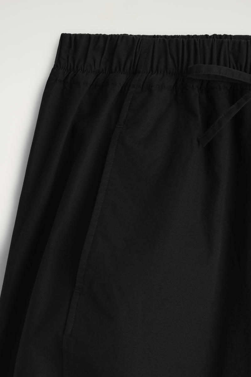 COS ウエストゴム仕様 バレルレッグパンツ