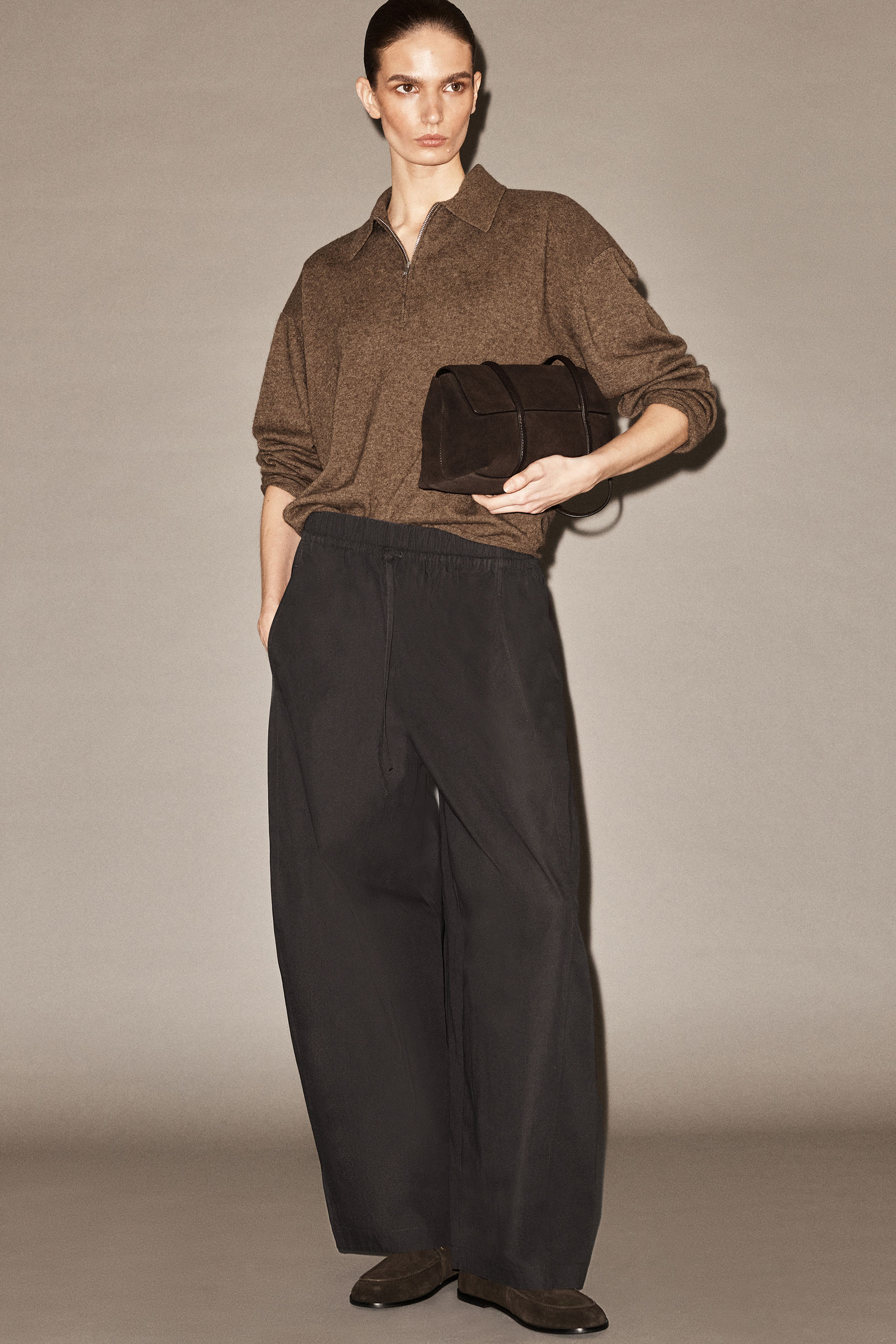 COS バレルレッグパンツ 新品タグ付き ダークブラウン EUR38 ELASTICATED BARREL-LEG TROUSERS ウエストゴム仕様 バレルレッグ