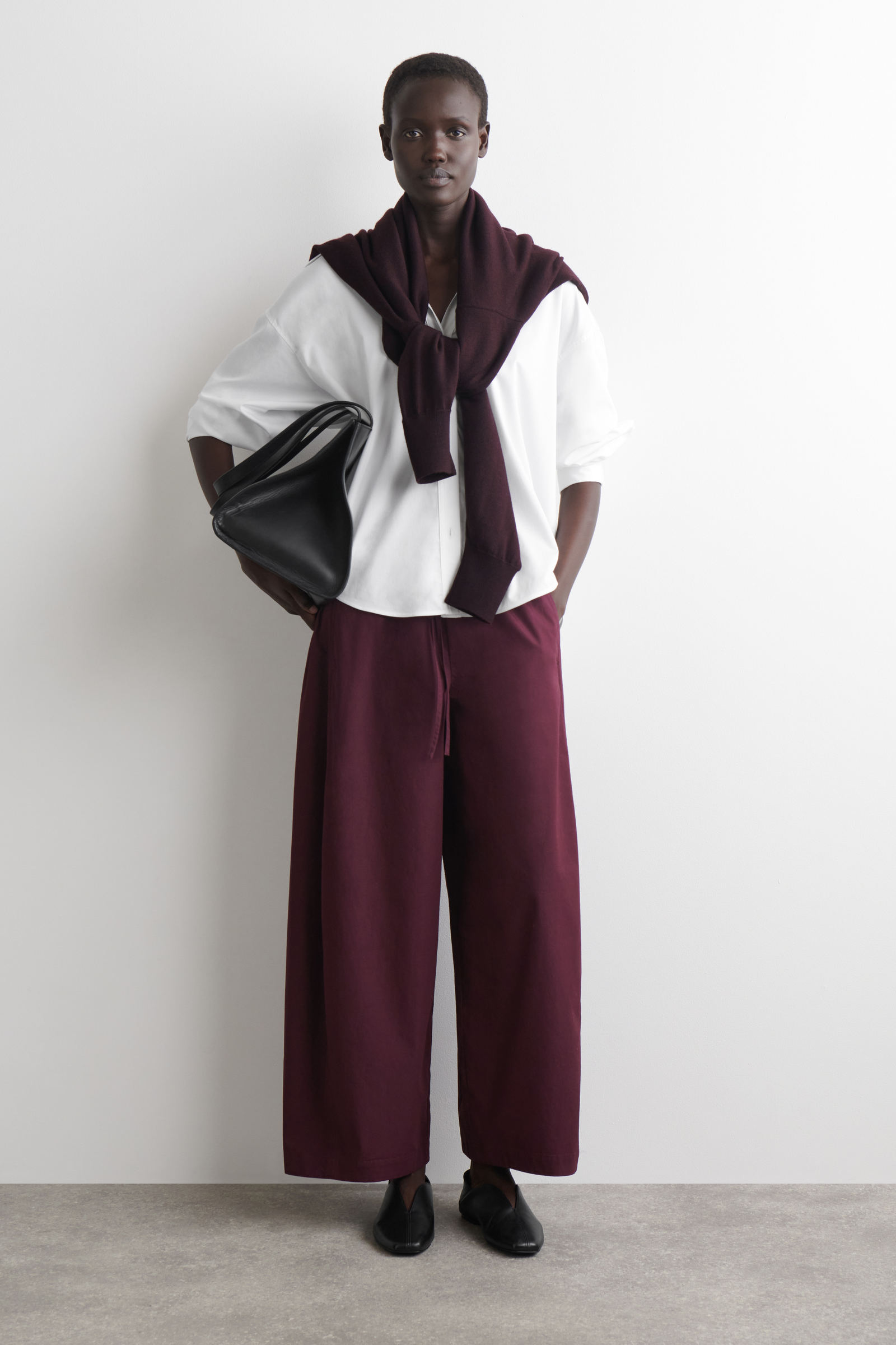 ELASTICATED BARREL-LEG TROUSERS ウエストゴム仕様 バレルレッグ