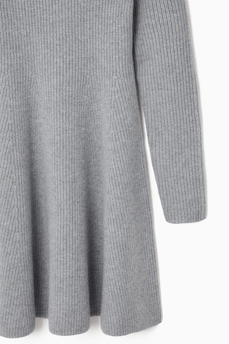 KNITTED WOOL FLARED MINI DRESS ニットウールフレアミニワンピース