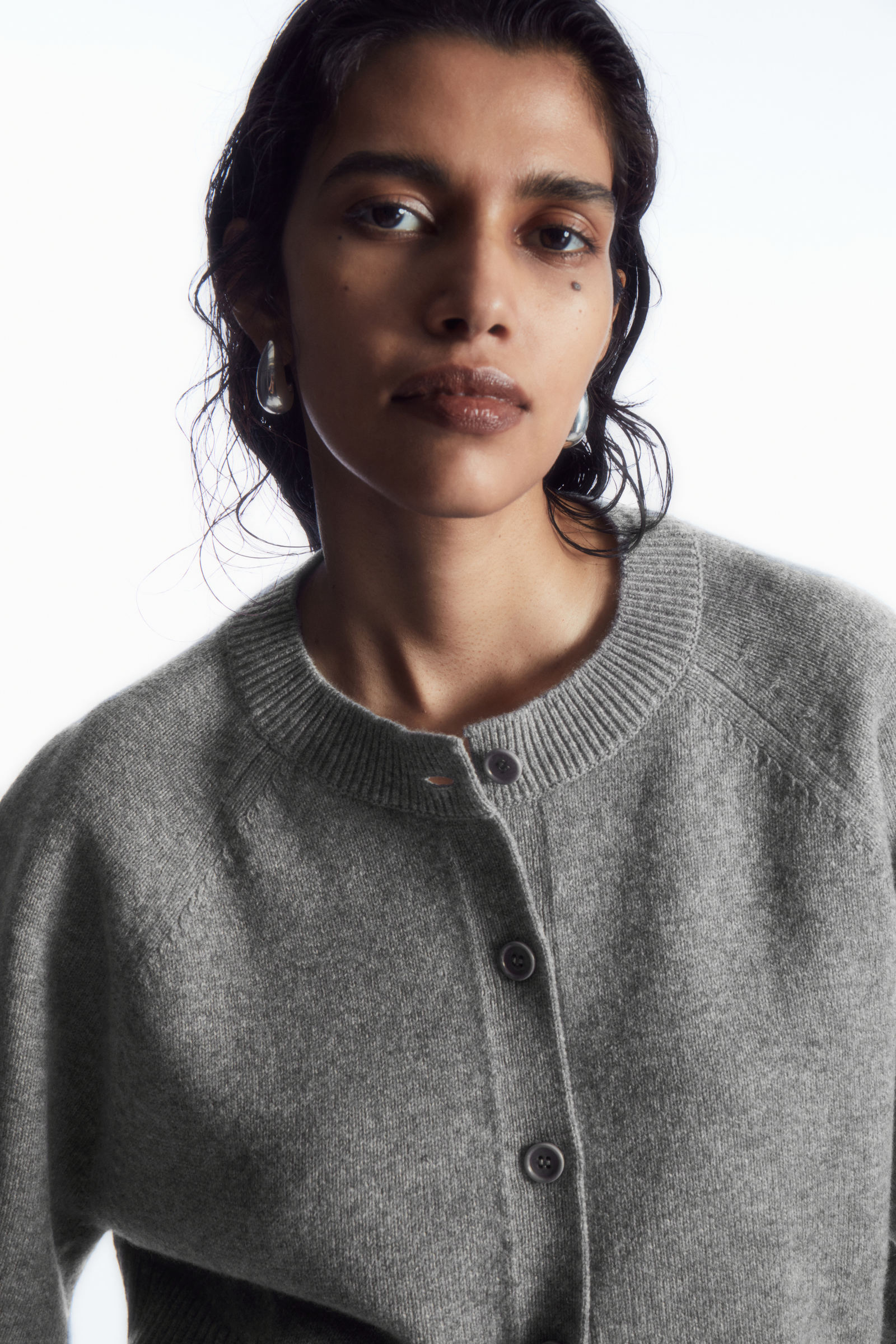 COS - 新品コスCOSカシミア100％ショート丈カーディガン　ライトグレー#XS CROPPED WOOL CARDIGAN ウールショート丈カーディガン ライトグレー