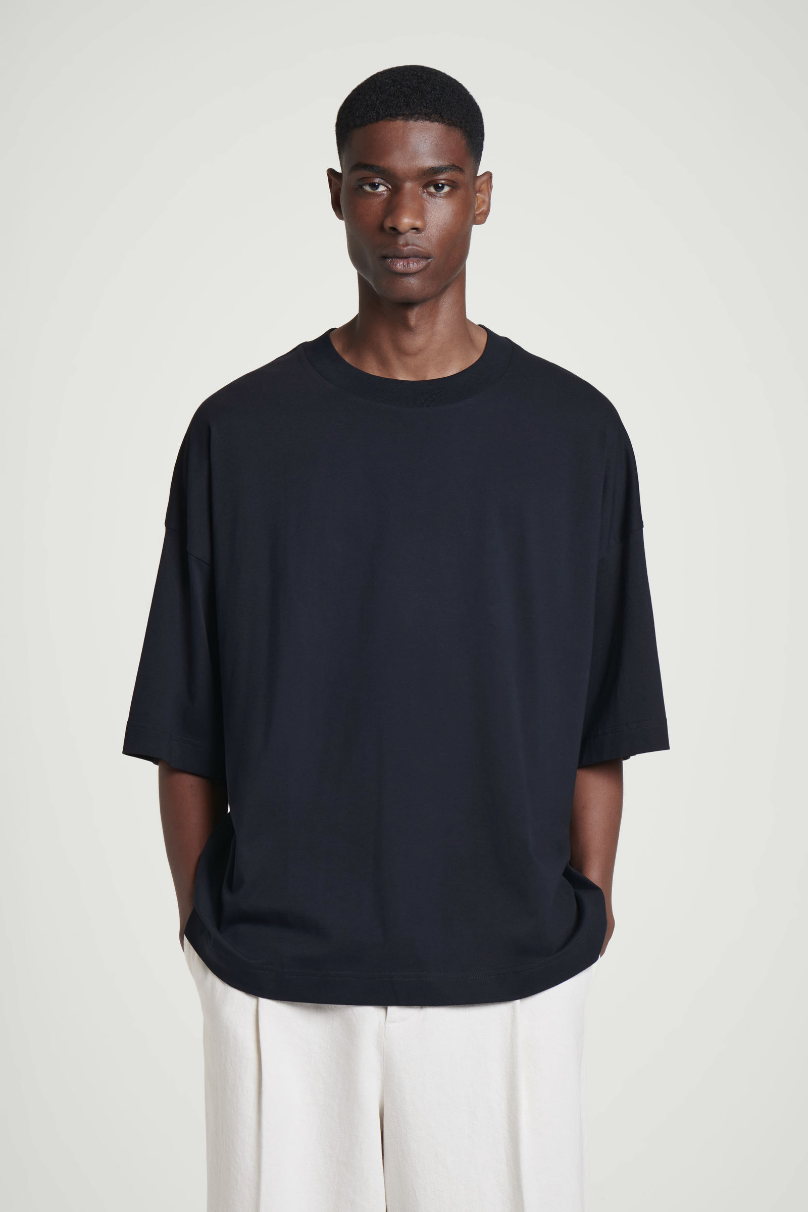 OVERSIZE T-SHIRT オーバーサイズTシャツ ネイビー｜COS コス 公式