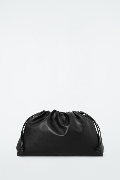 COS ドローストリングクラッチバッグ - レザー