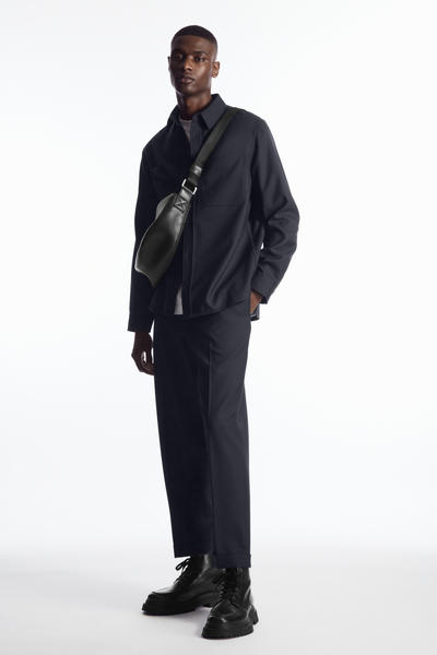 COS リラックスユーティリティシャツ