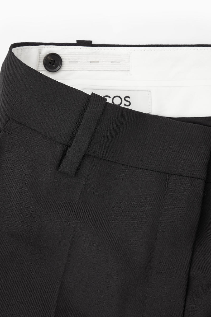 【COS】ワイドチノパンツ コットンワイドレッグチノ（その他パンツ）｜COS（コス）の