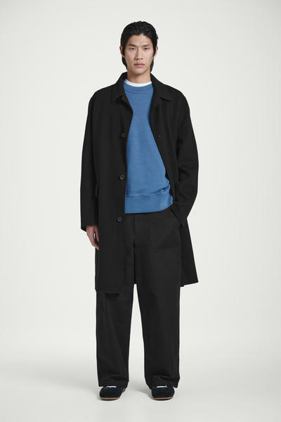 COS モックネックスウェットシャツ