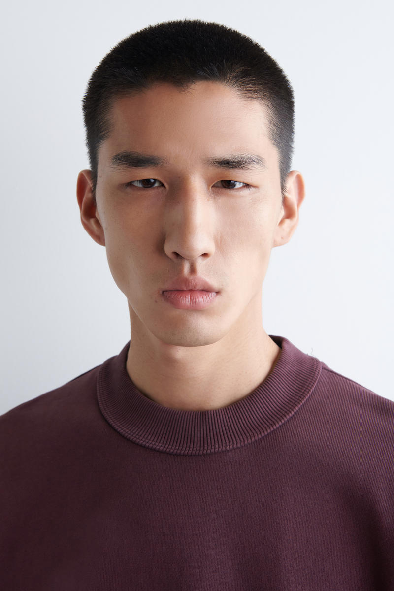 COS オーバーサイズウォッシュドコットンスウェットシャツ