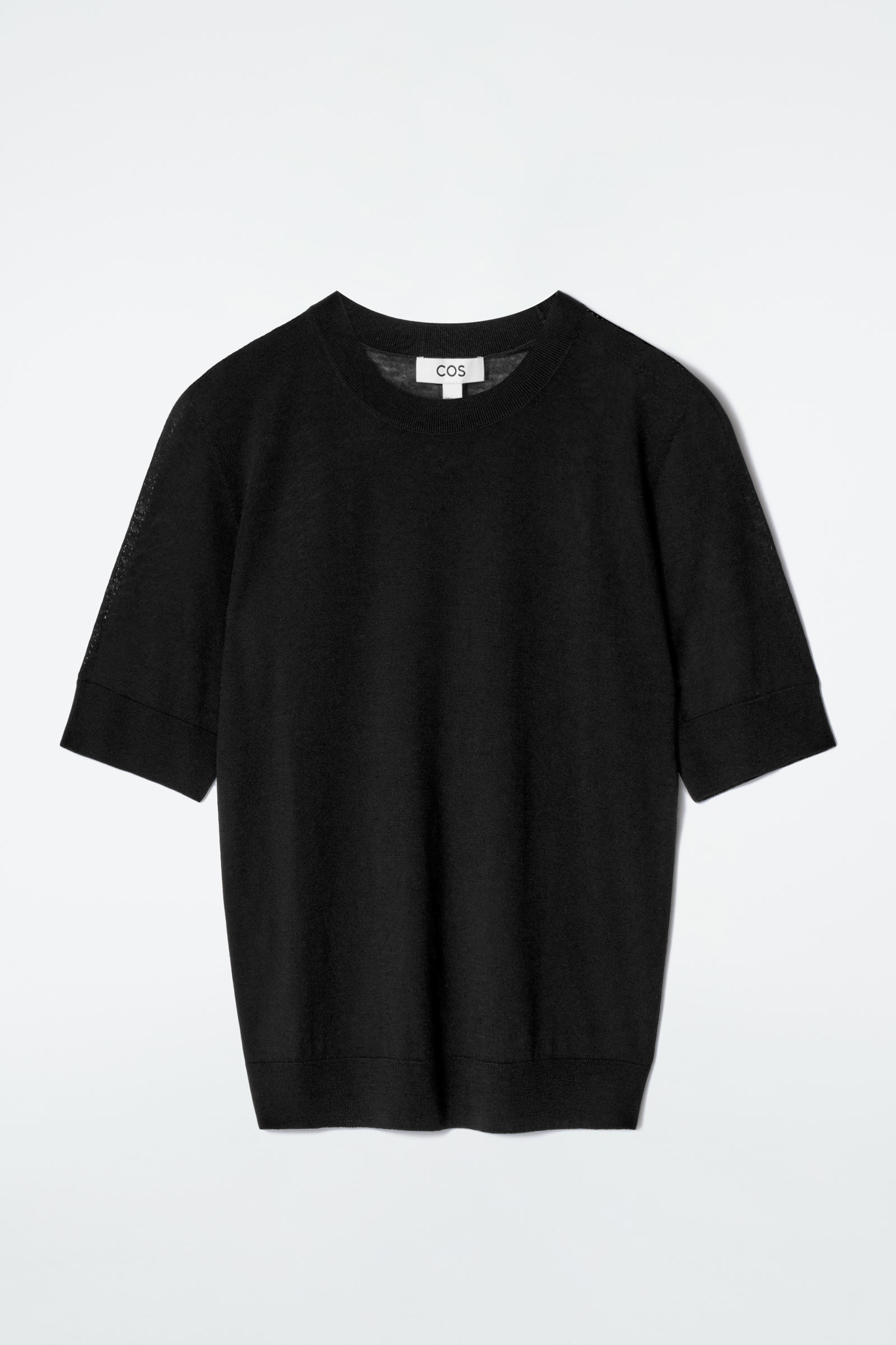 KNITTED MERINO WOOL T-SHIRT メリノウールニットシャツ ブラック｜COS 
