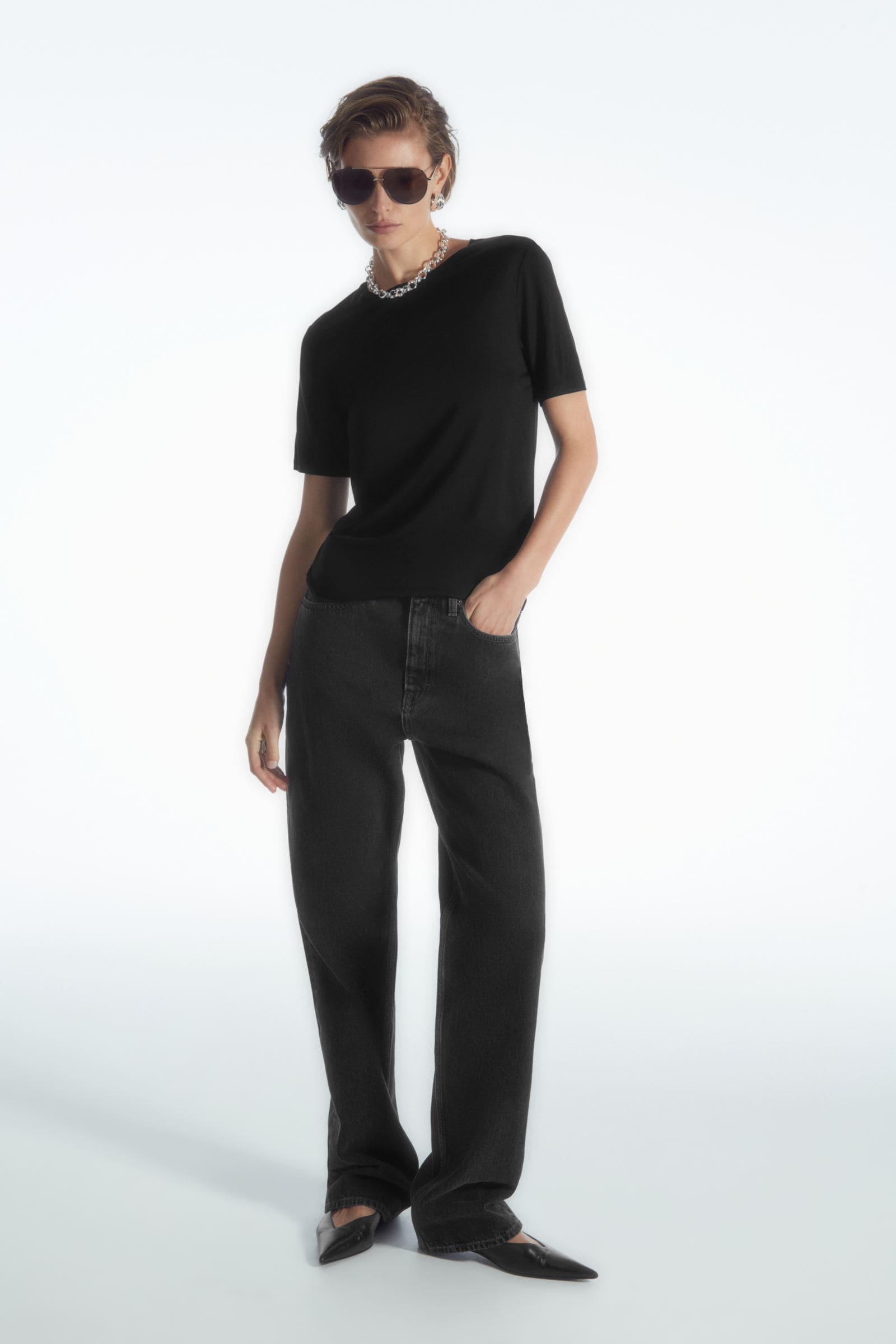 PURE SILK T-SHIRT ピュアシルクTシャツ ブラック｜COS コス 公式