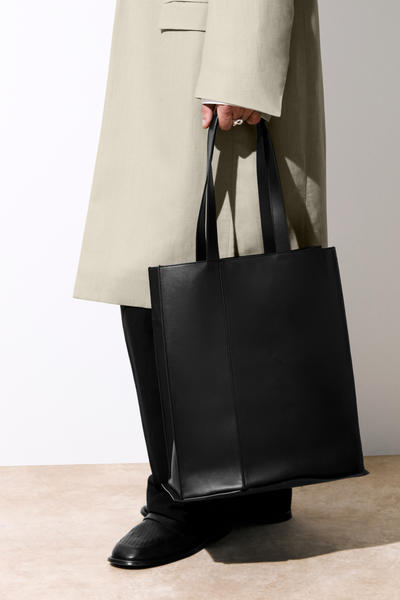 COS スカルプテッドトートバッグ - レザー