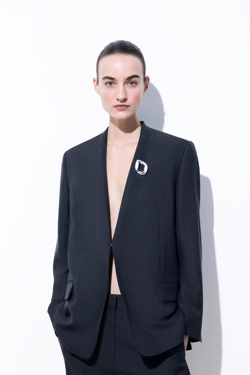 【新品・未使用】ルクセンブルク発！ブローチ Brooch UK punk Gothic Punk Alloy Chain Black Lucite Tassel Bouquet Brooch Lapel