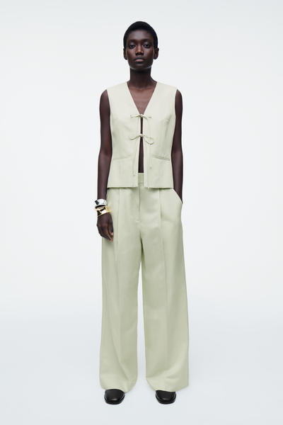 COS タイフロントベスト