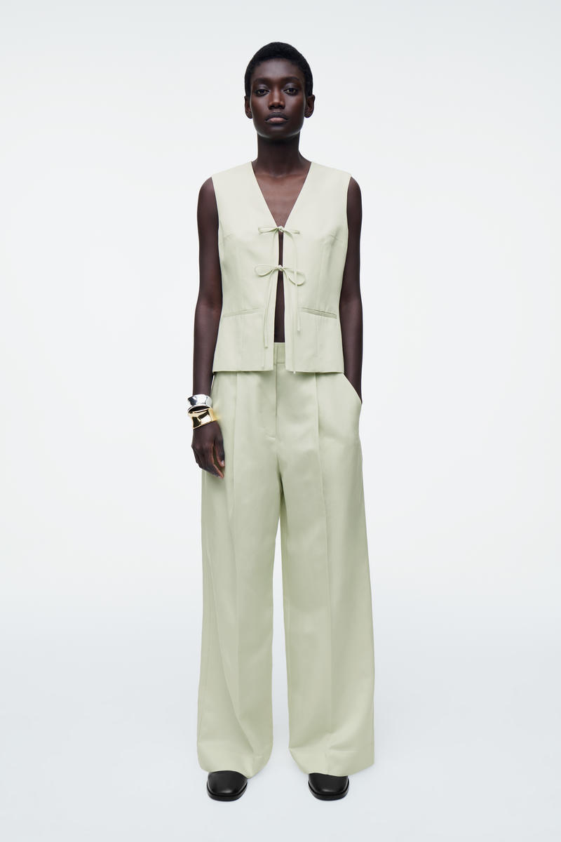 COS タイフロントベスト