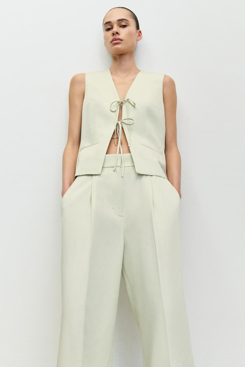 COS タイフロントベスト