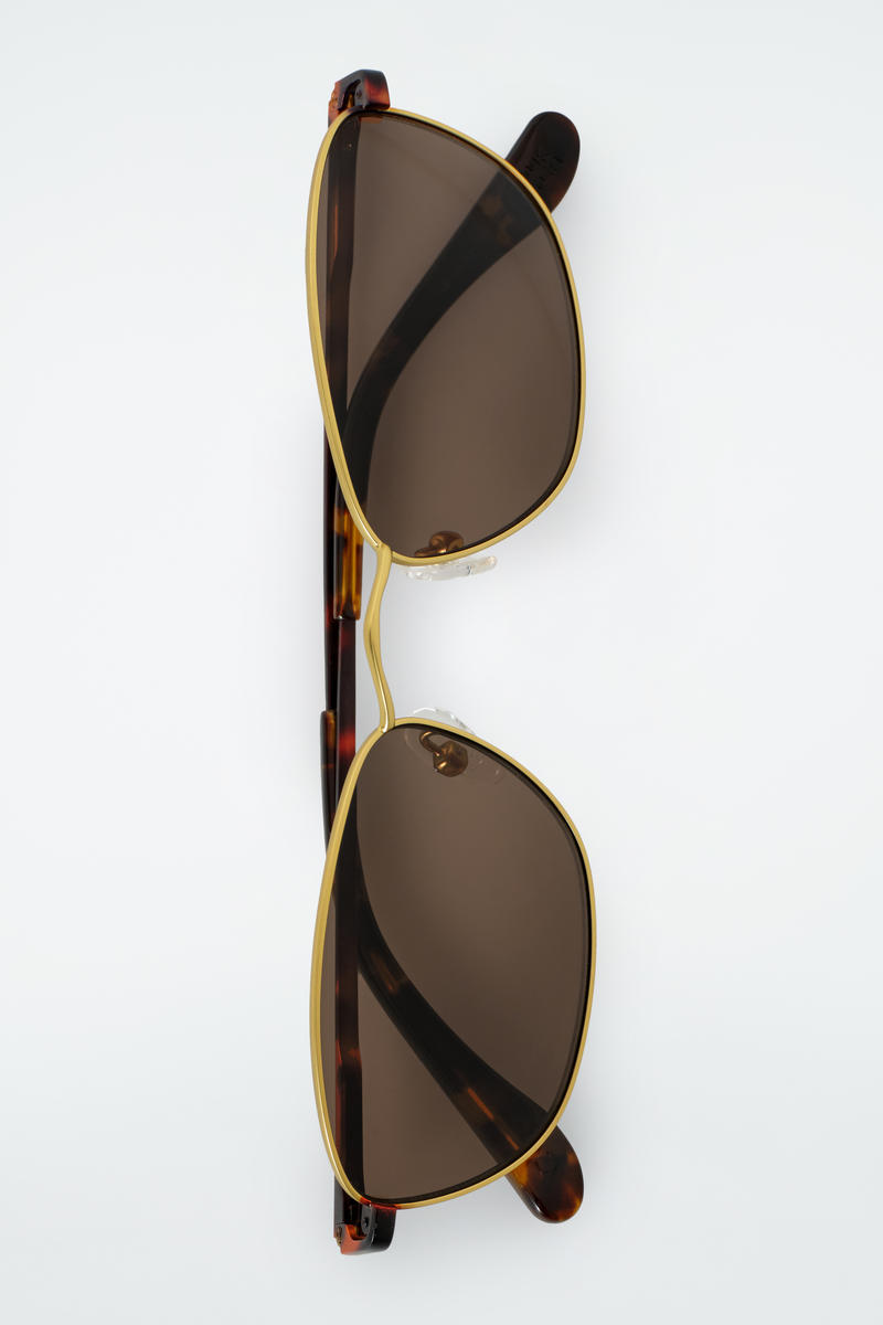 COS ワイヤーフレームキャットアイサングラス