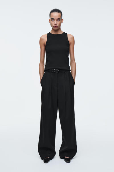 COS チューブラーニットタンクトップ