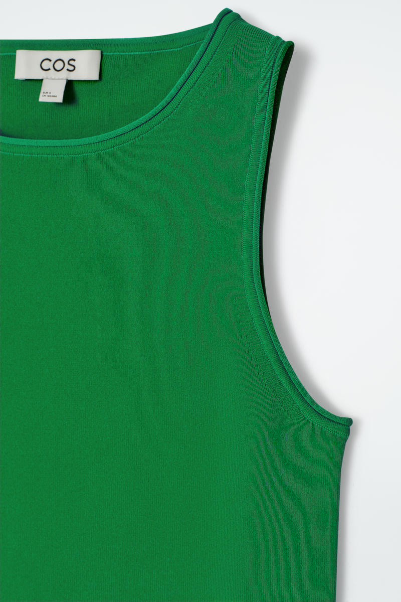 COS チューブラーニットタンクトップ