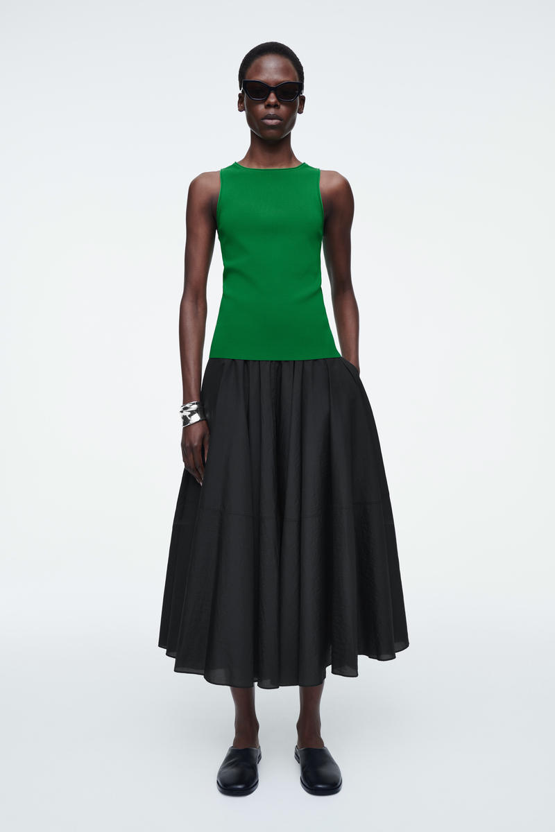 COS チューブラーニットタンクトップ